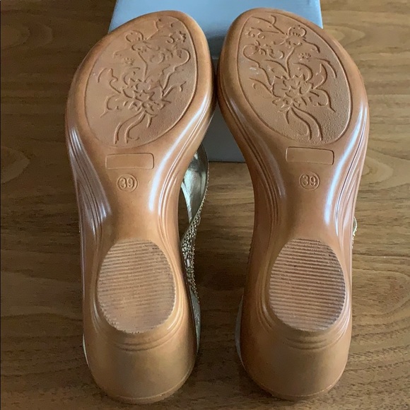 EUC slide sandals size 39 - Picture 5 of 7